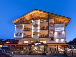 Отель Hotel des Alpes  Замнаун
